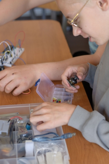 557525152_808229335291975_8388235853205292424_n