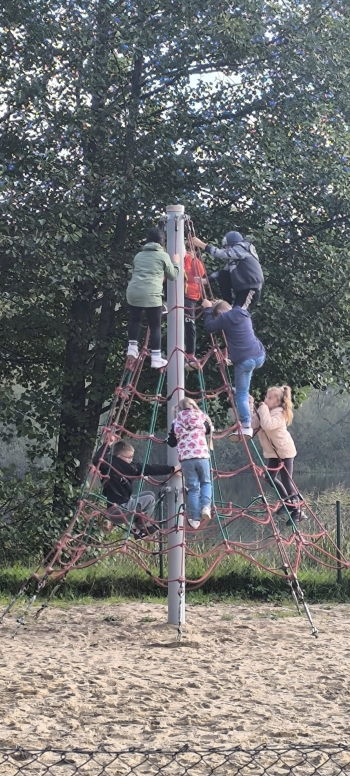 557958256_811213908326851_473897024854455345_n