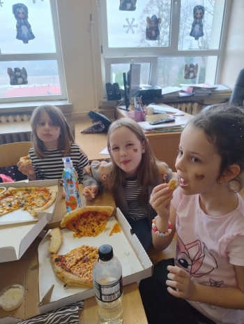 588952383_852535500861358_1906877027593909799_n