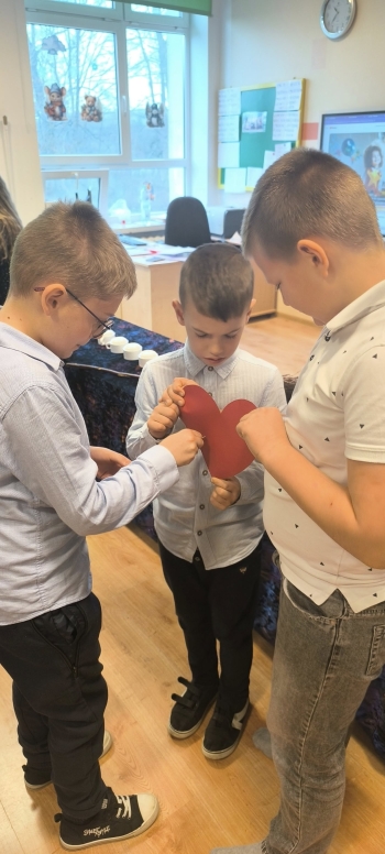 588477647_852536410861267_2279544259823338795_n