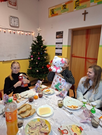 598836351_869258332522408_8835297279814678235_n