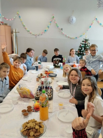 600930393_869264372521804_1770670603414331749_n