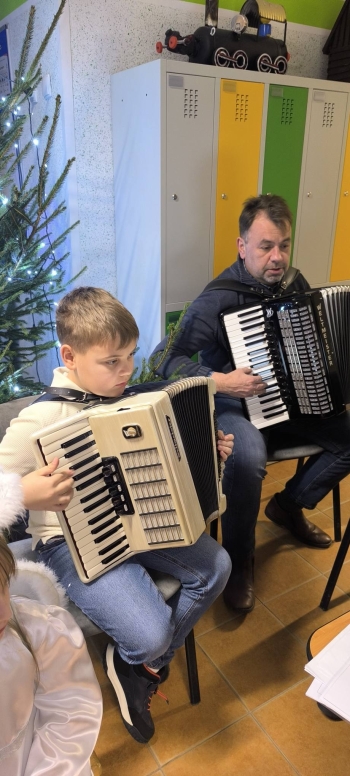 607636136_880940138020894_5163381385746719780_n