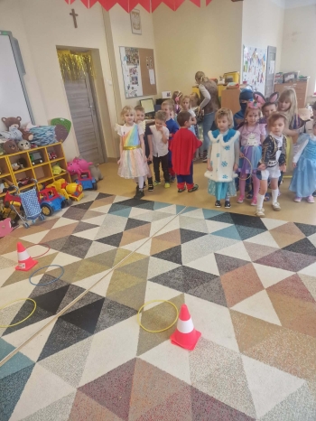 627925357_906695298778711_85194175760069113_n