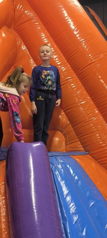 634065537_915218181259756_6372921530355112879_n