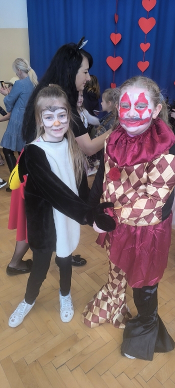 634729084_916128821168692_4784090970597189935_n