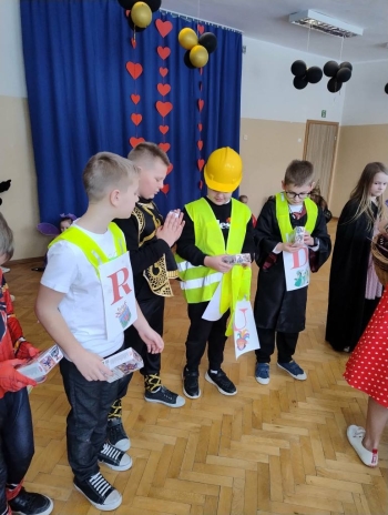 636896043_916127697835471_2772070011548506067_n