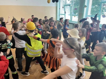 637514600_916126694502238_6680933277167421476_n