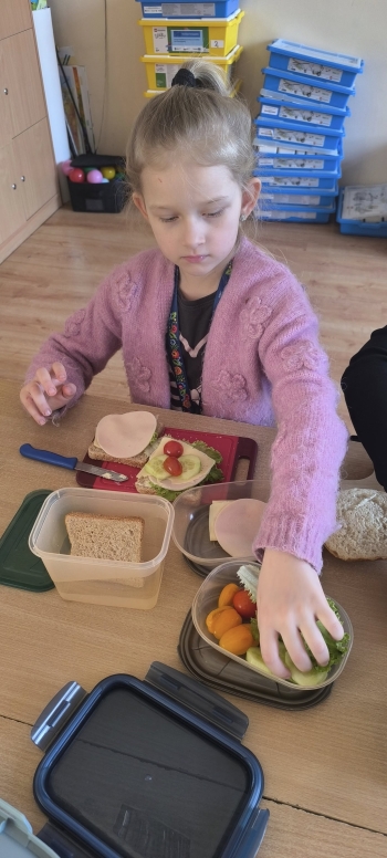 645653905_929211623193745_7768880227470072744_n