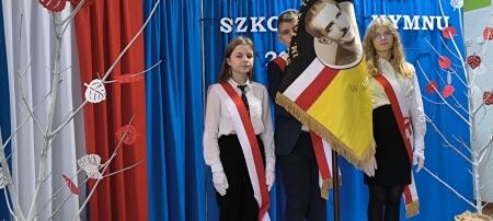 Akcja „Szkoła do Hymnu''