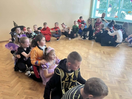 Bal karnawałowy klas 1–3