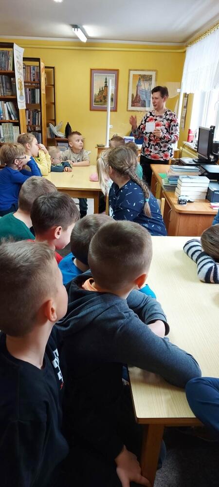Wizyta uczniów klas I-II w Bibliotece Miejskiej