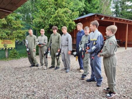 Wyjazd uczniów klasy VIII na Paintball
